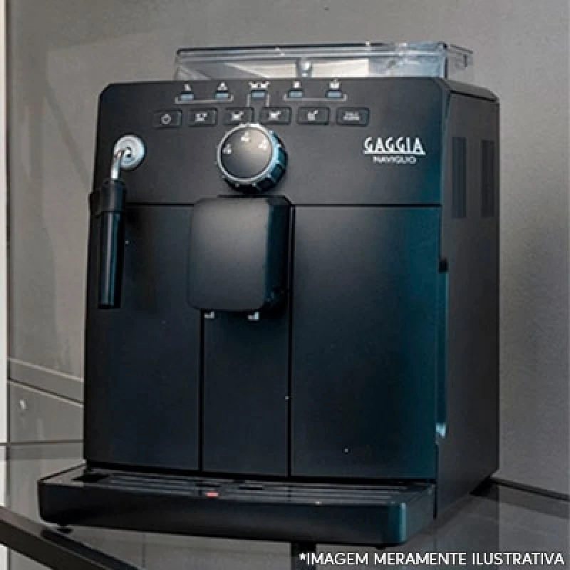 máquina de café expresso pequena